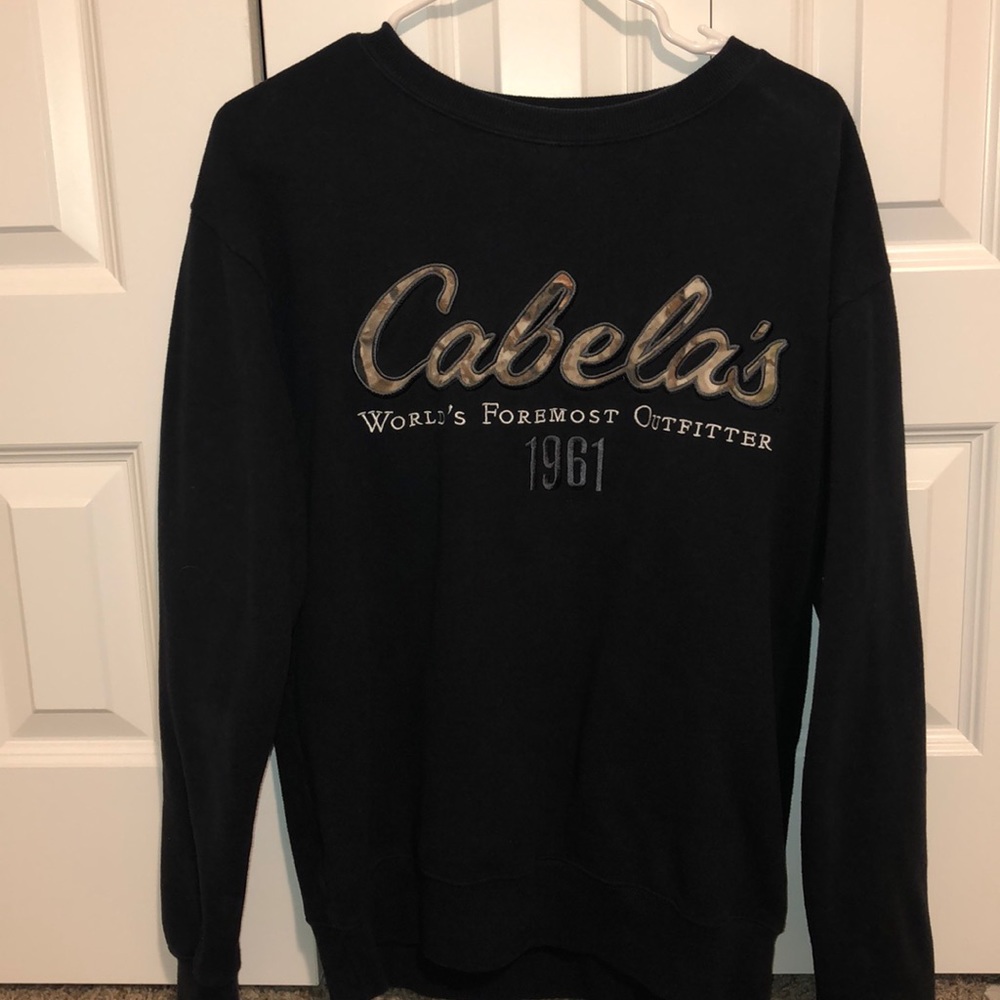 Cabelas Crew neck